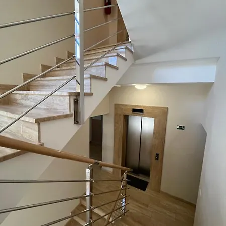 Apartament Aron