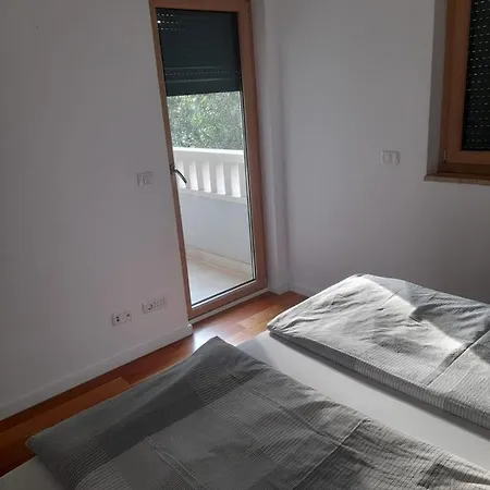 Apartment Aron Makarska