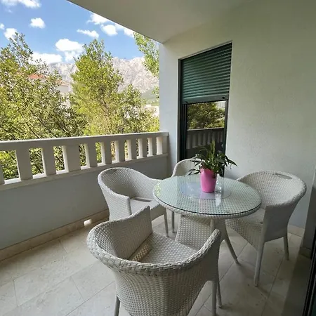 Aron Apartment Makarska
