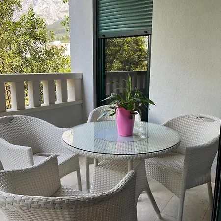 Apartament Aron
