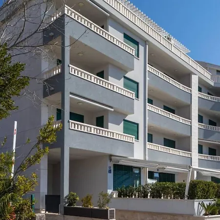 Aron Apartament Makarska